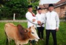Kadiskominfo Prabumulih Wakili Wali Kota Serahkan Hewan Kurban di Masjid Babun Ni’mah Wonosari